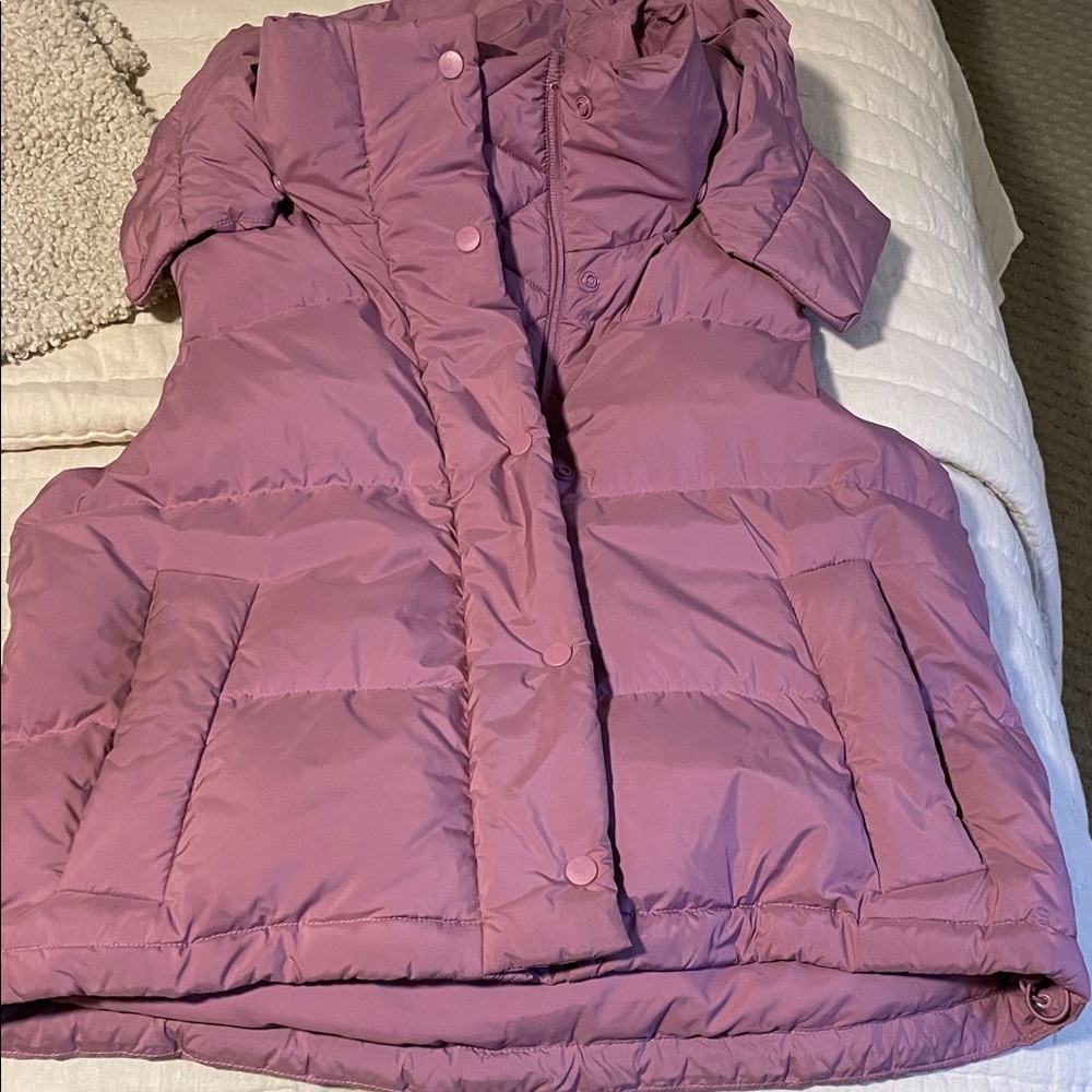 Lululemon cropped puffer vest size 2 rose color